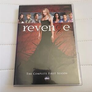 Revenge: The Complete First Season DVD